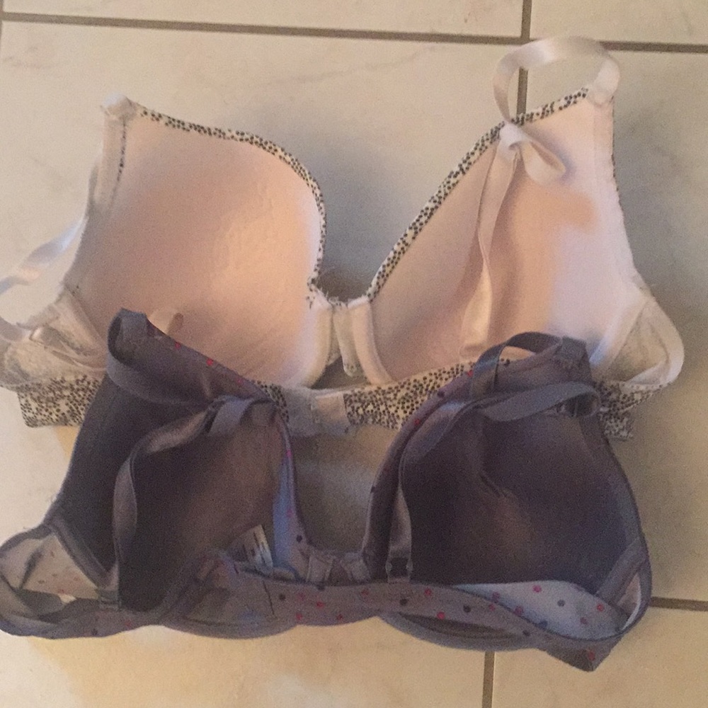 Bras - Picture 2 of 3